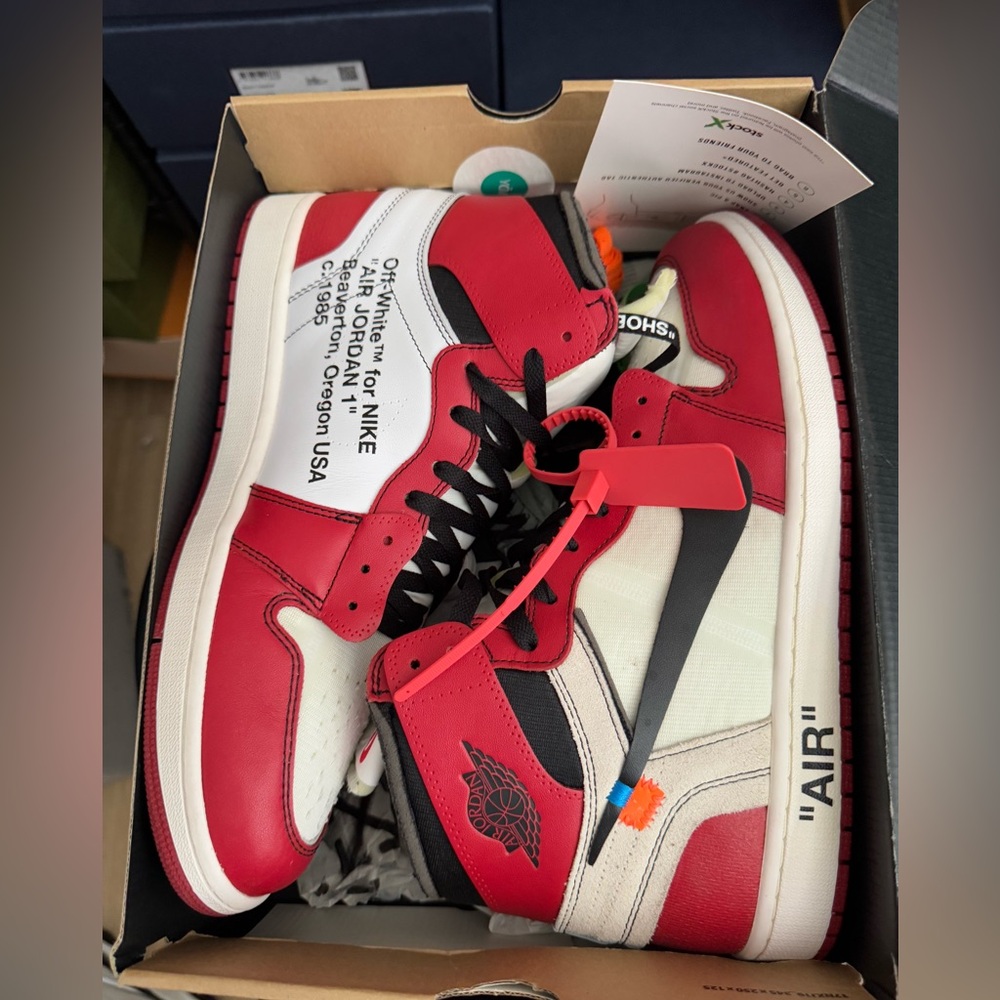 Nike Air Jordan 1 OG x Off-White Chicago - Picture 12 of 16